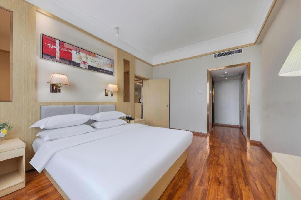 Galaxy Hotel Guangzhou Exterior photo